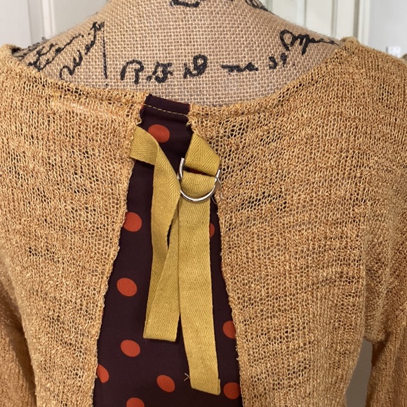 Open Back Top - Picture 5 of 6